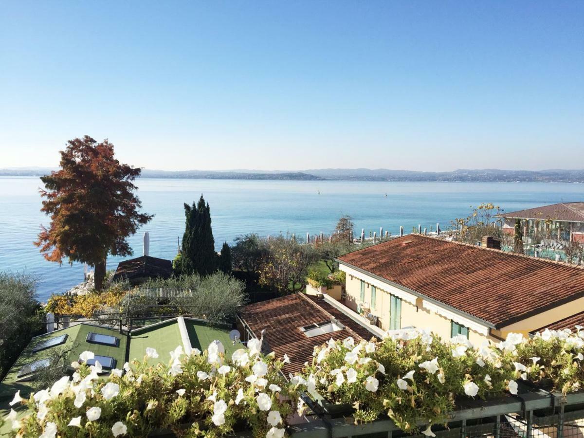シルミオーネ71 Via Vittorio Emanuele, Vista Lago E Termeアパートメント エクステリア 写真
